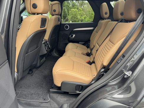 New 2026 Land Rover Discovery Limited Edition AWD/4WD image 5