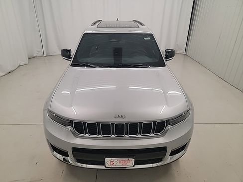 New 2025 Jeep Grand Cherokee L Limited w/ Luxury Tech Group II image 9