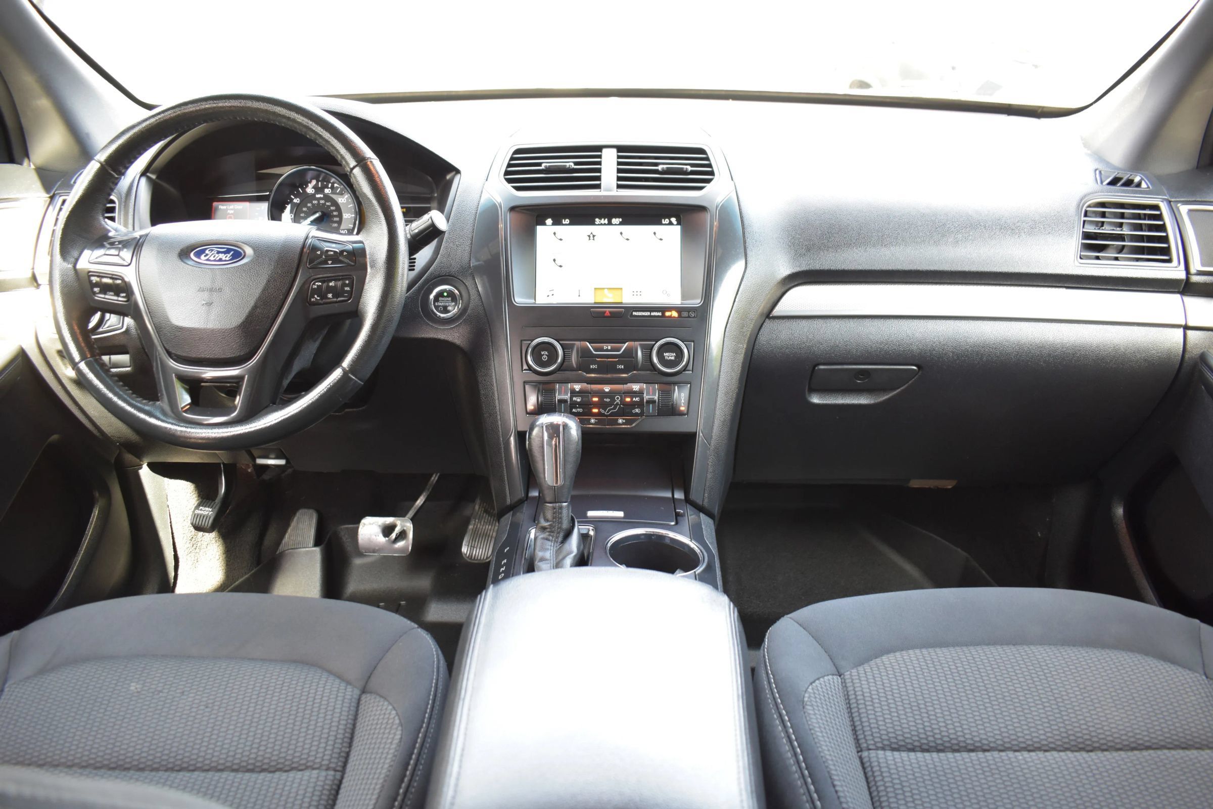 Used 2019 Ford Explorer XLT w/ Equipment Group 201A AWD/4WD image 13