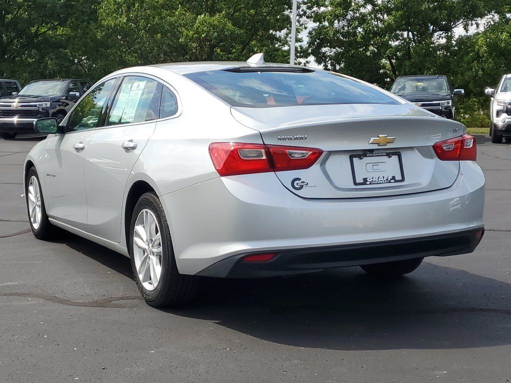 Used 2018 Chevrolet Malibu LT FWD image 4