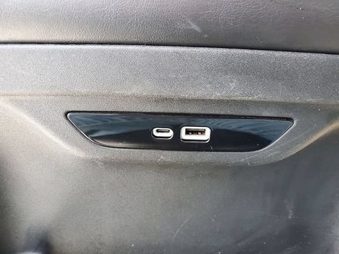Used 2024 Chrysler Pacifica Touring-L FWD image 25