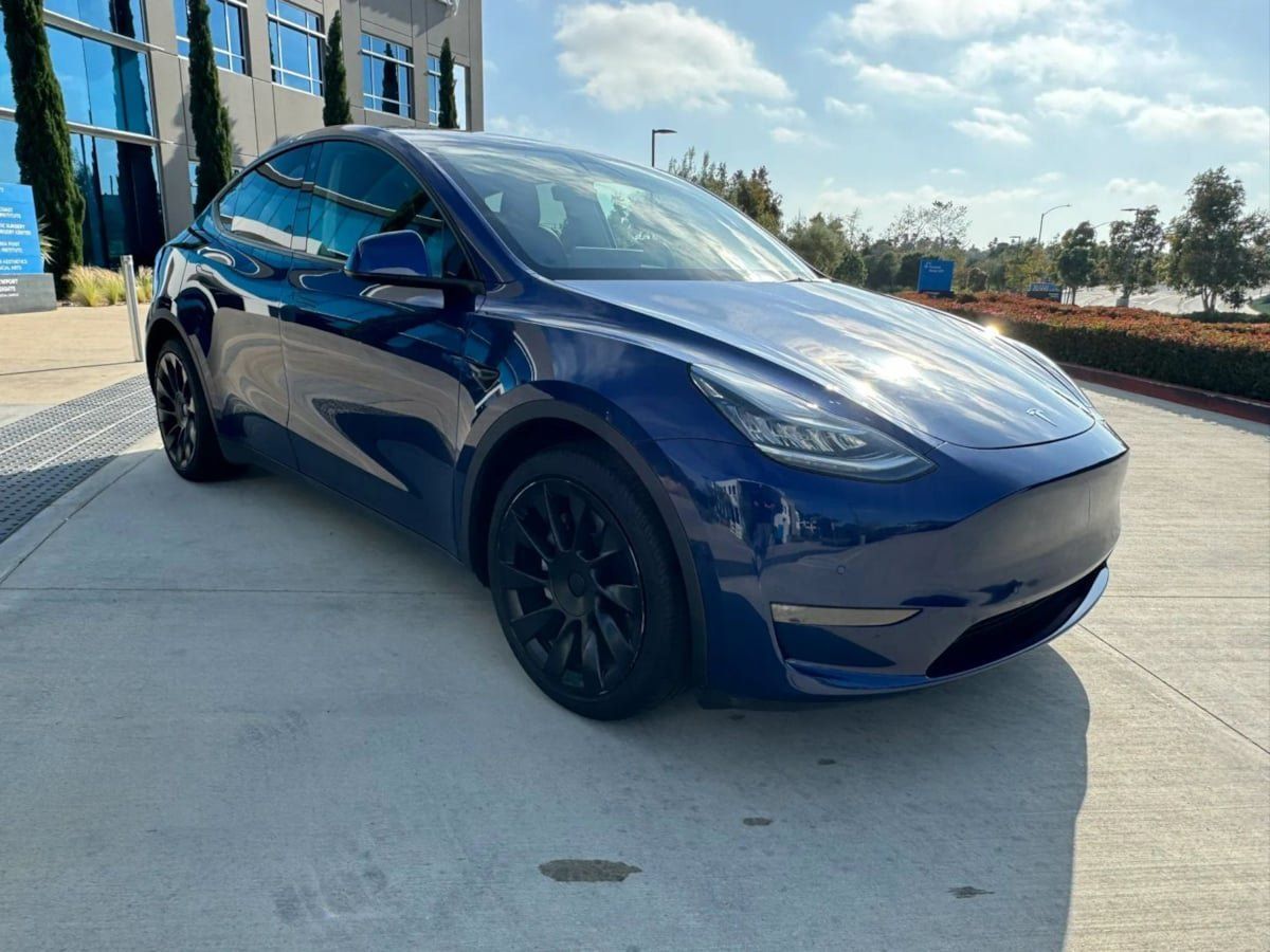 Used 2023 Tesla Model Y Long Range AWD/4WD image 9