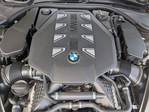 Used 2024 BMW 760i xDrive w/ Premium Package 2 AWD/4WD image 22