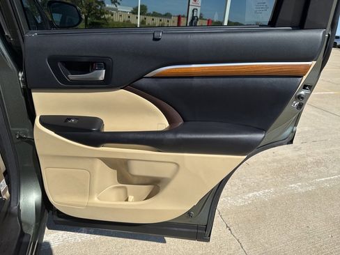 Used 2018 Toyota Highlander Limited image 20