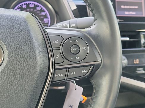Used 2021 Toyota Camry SE FWD image 19