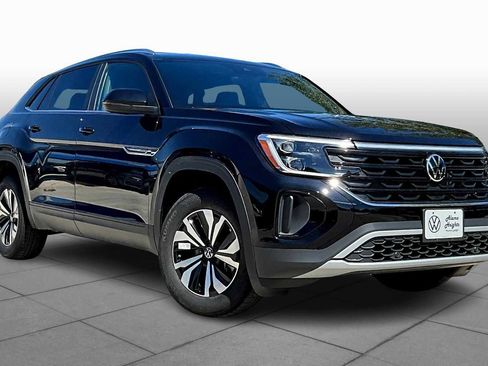 New 2026 Volkswagen Atlas Cross Sport SE image 2
