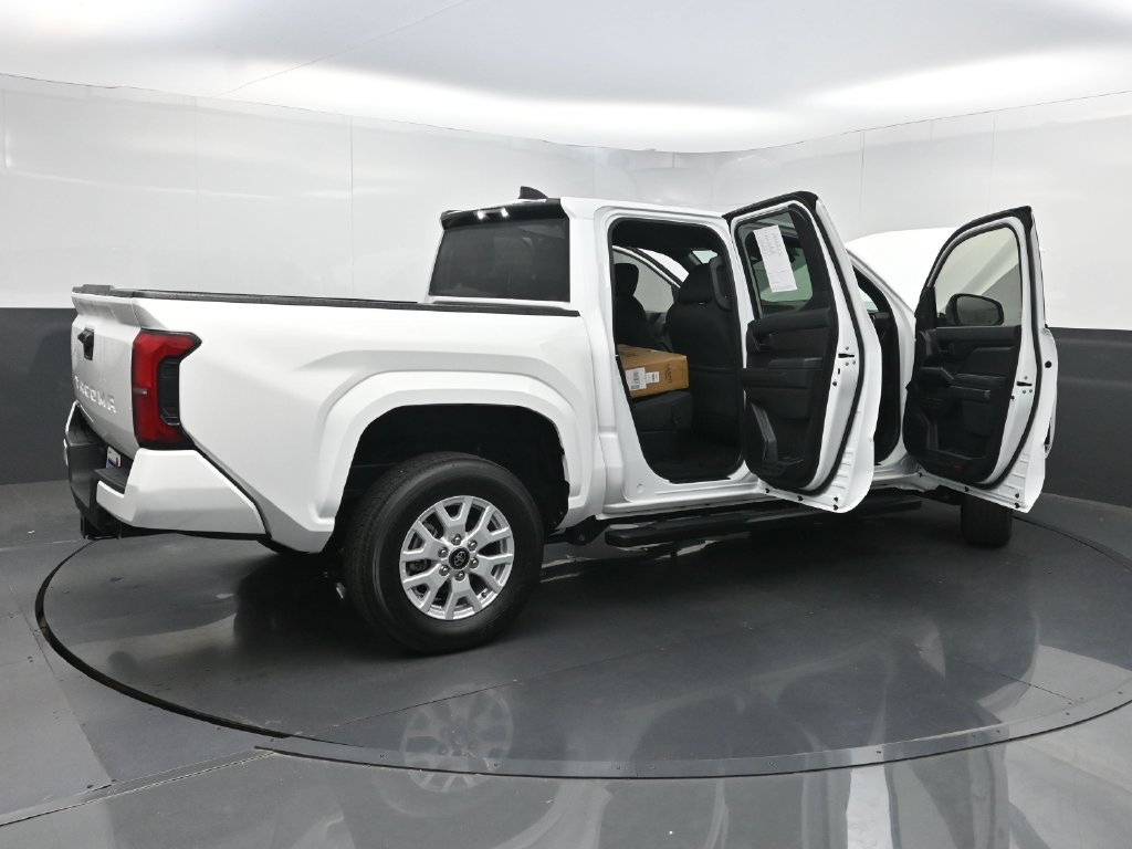 Used 2024 Toyota Tacoma SR5 AWD/4WD image 38