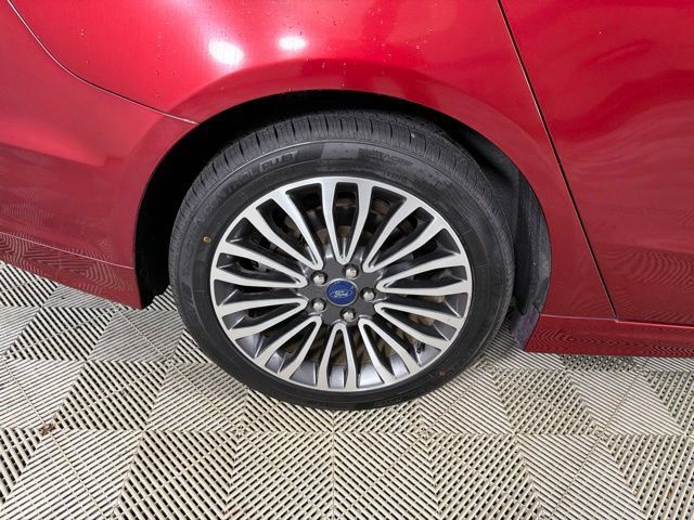 Used 2017 Ford Fusion SE w/ Fusion SE Technology Package FWD image 15