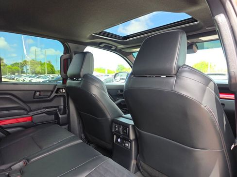 Used 2025 Toyota 4Runner TRD Off-Road Premium AWD/4WD image 12
