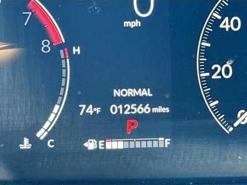 Used 2025 Honda Ridgeline TrailSport image 12