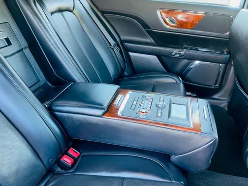 Used 2019 Lincoln Continental AWD w/ Equipment Group 500A image 22