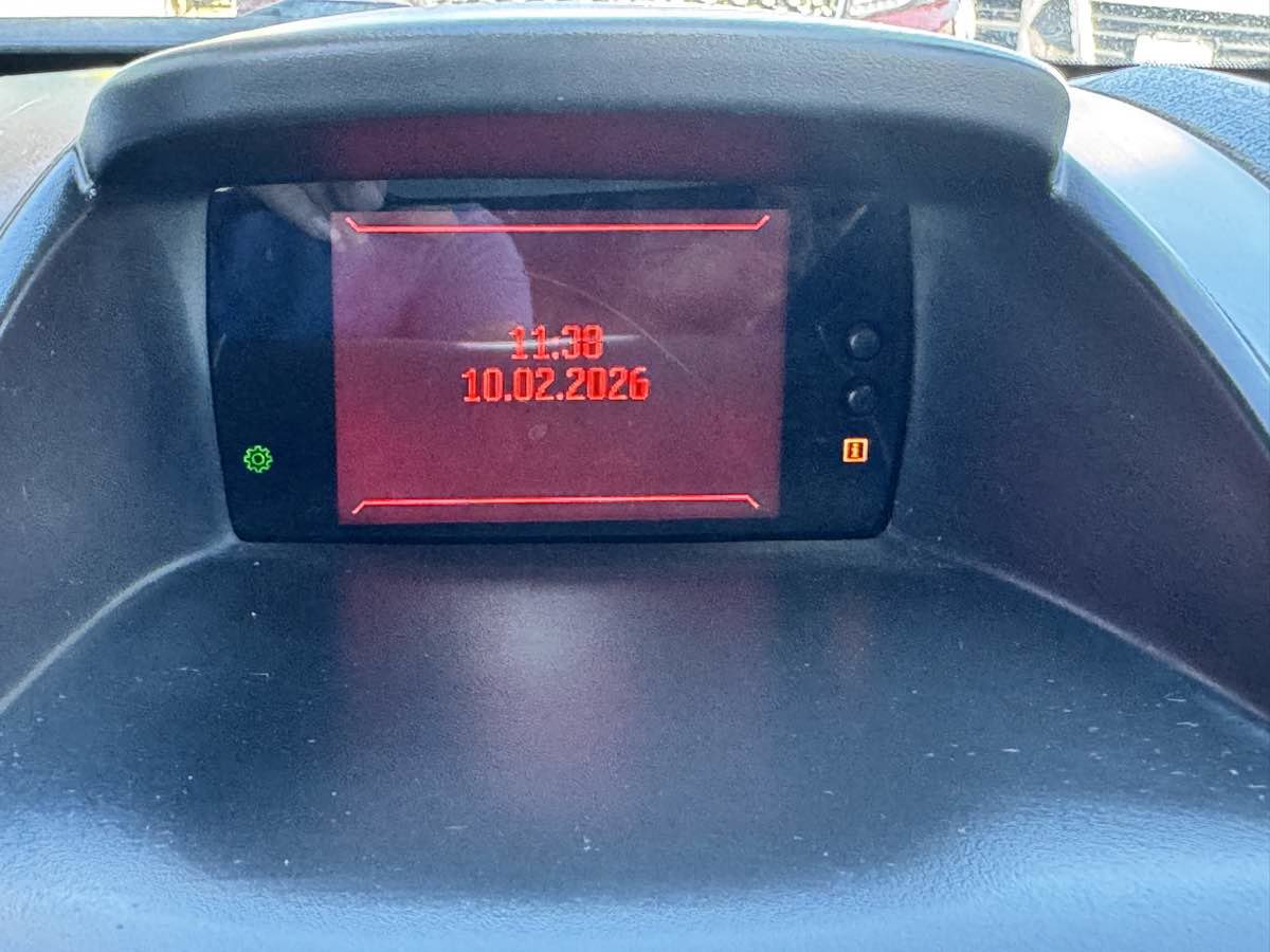 Used 2013 Ford Fiesta SE FWD image 40