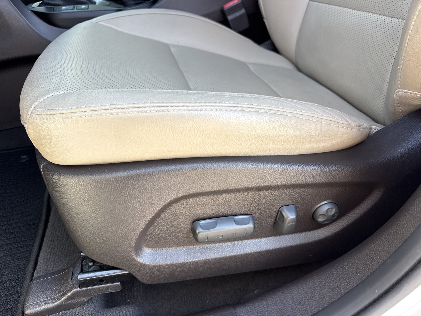 Used 2018 Hyundai Santa Fe Limited FWD image 22