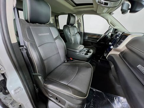 Used 2024 RAM 2500 Laramie AWD/4WD image 30