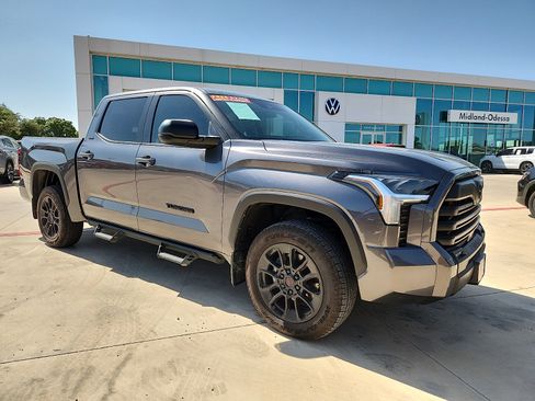 Used 2024 Toyota Tundra SR5 w/ SR5 Premium Package AWD/4WD image 8