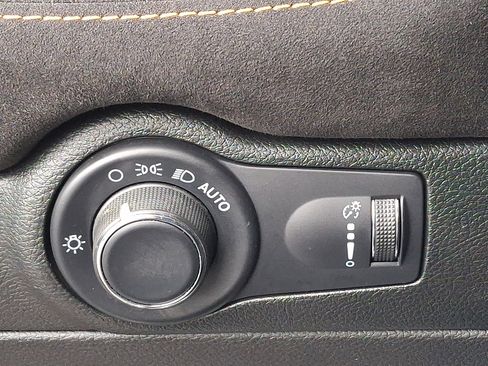 Certified 2023 Dodge Durango R/T w/ Hemi Orange Plus Package image 26