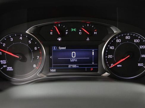 Used 2023 GMC Acadia SLE image 8