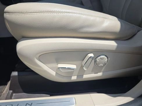Used 2018 Lincoln MKC Premiere FWD image 16