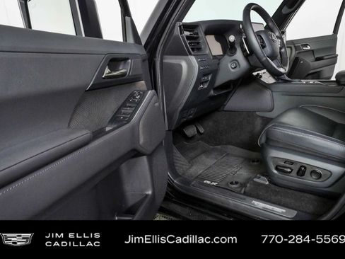 Used 2024 Lexus GX 550 w/ Accessory Package (2T) AWD/4WD image 8