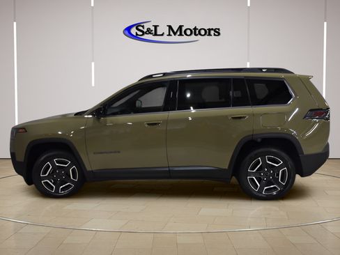New 2026 Jeep Cherokee Laredo AWD/4WD image 2