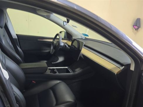 Used 2023 Tesla Model Y Long Range AWD/4WD image 4