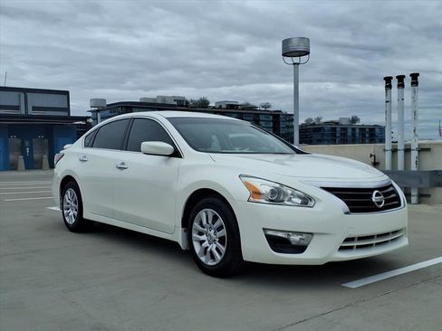 Used 2015 Nissan Altima 2.5 S w/ Power Driver Seat Package image 8