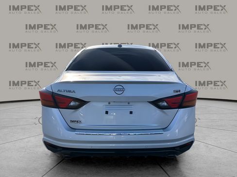 Used 2023 Nissan Altima 2.5 SR w/ SR Premium Package image 4