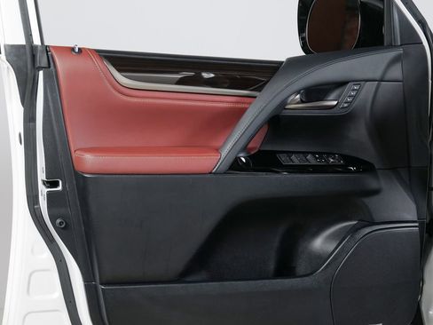 Used 2018 Lexus LX 570 4WD image 31