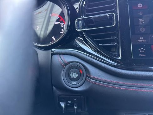 Used 2024 Dodge Durango GT image 32