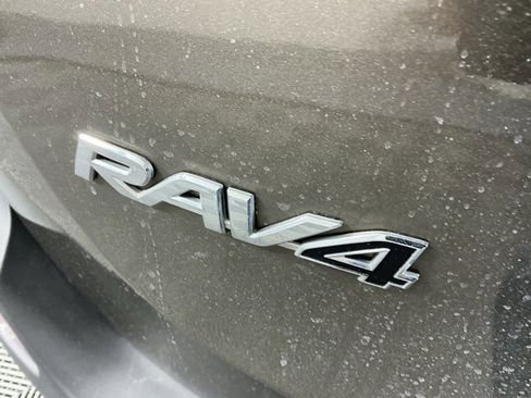 Used 2013 Toyota RAV4 Limited image 22