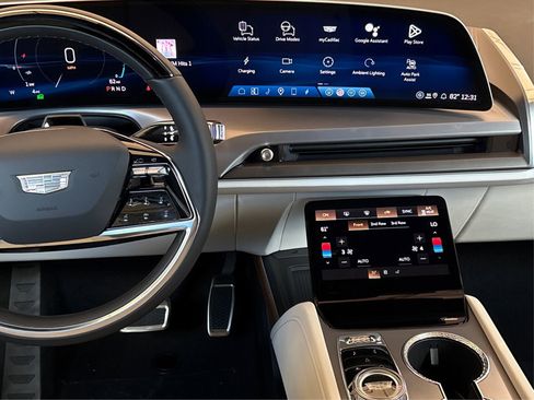 New 2026 Cadillac Vistiq Luxury image 16