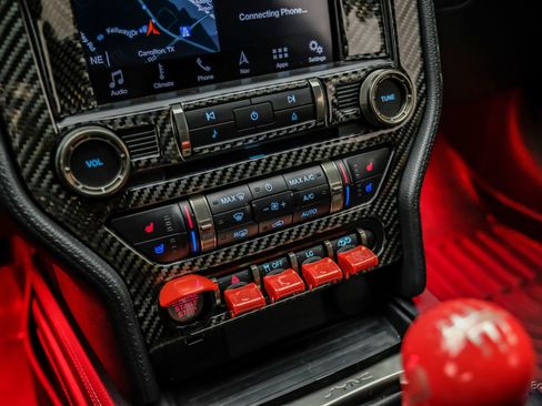 Used 2019 Ford Mustang Shelby GT350 w/ Technology Package image 57