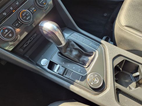 Used 2019 Volkswagen Tiguan SE AWD/4WD image 28