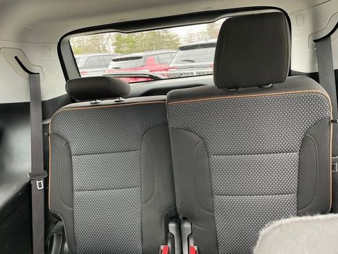 Used 2022 GMC Acadia AT4 image 22