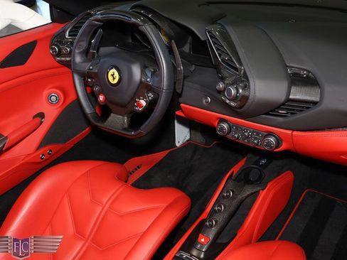 Used 2019 Ferrari 488 Spider image 23
