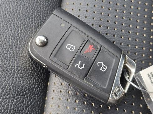 Used 2019 Volkswagen Golf R 4-Door AWD/4WD image 35
