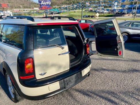 Used 2009 MINI Cooper Clubman Hardtop FWD image 13