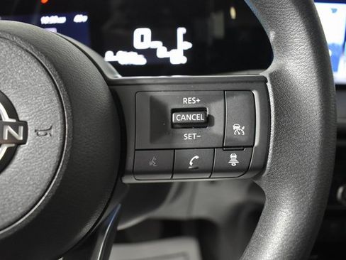 Certified 2025 Nissan Kicks SV image 15