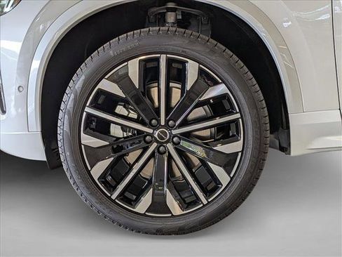 New 2026 Volvo XC90 B6 Ultra w/ Protection Package image 11