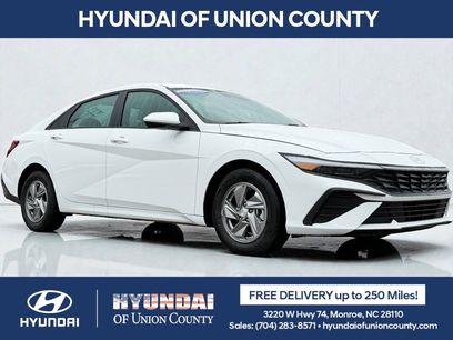 Certified 2025 Hyundai Elantra SE w/ Cargo Package