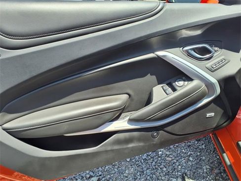 Used 2021 Chevrolet Camaro LT image 9