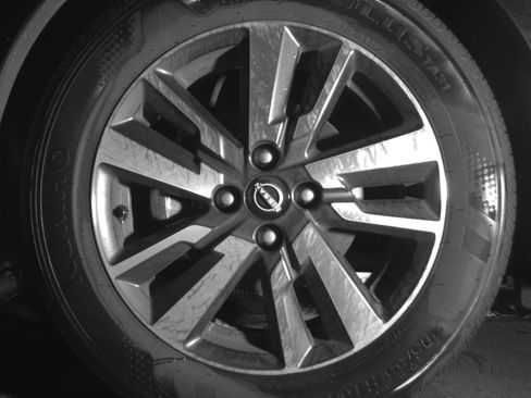 Used 2025 Nissan Versa SV image 12