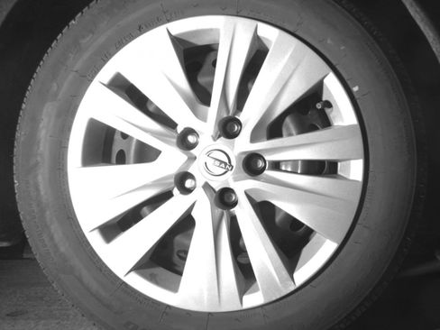 Used 2025 Nissan Sentra S FWD image 12