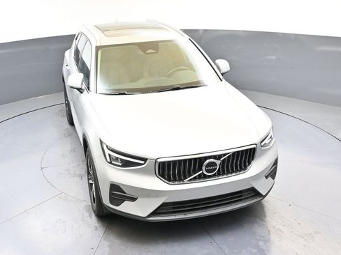 Certified 2025 Volvo XC40 B5 Core image 43