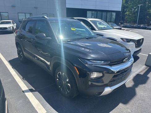 Used 2023 Chevrolet TrailBlazer LT w/ Convenience Package AWD/4WD image 3