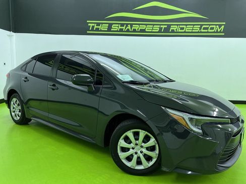 Used 2023 Toyota Corolla LE FWD image 1