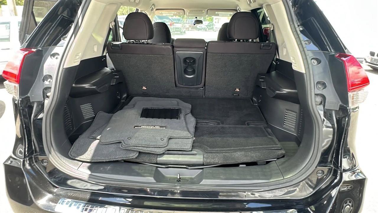 Used 2017 Nissan Rogue SV w/ Midnight Edition FWD image 33
