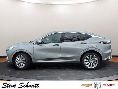 Certified 2025 Buick Envista Avenir image 2