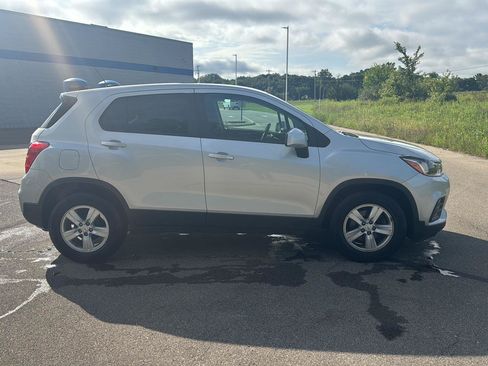Used 2020 Chevrolet Trax LS w/ Tint and Cruise Package FWD image 6