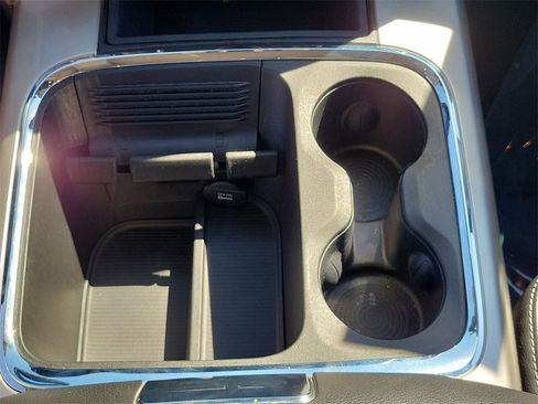 Used 2018 RAM 1500 Laramie image 30